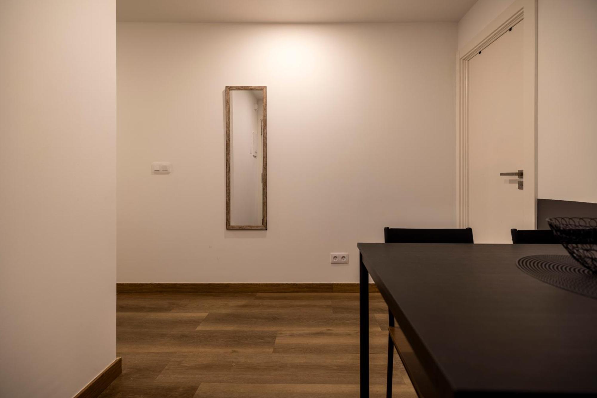 Estudio Para Grupos Pequenos En El Pas De La Casa - Centrico Buitenkant foto