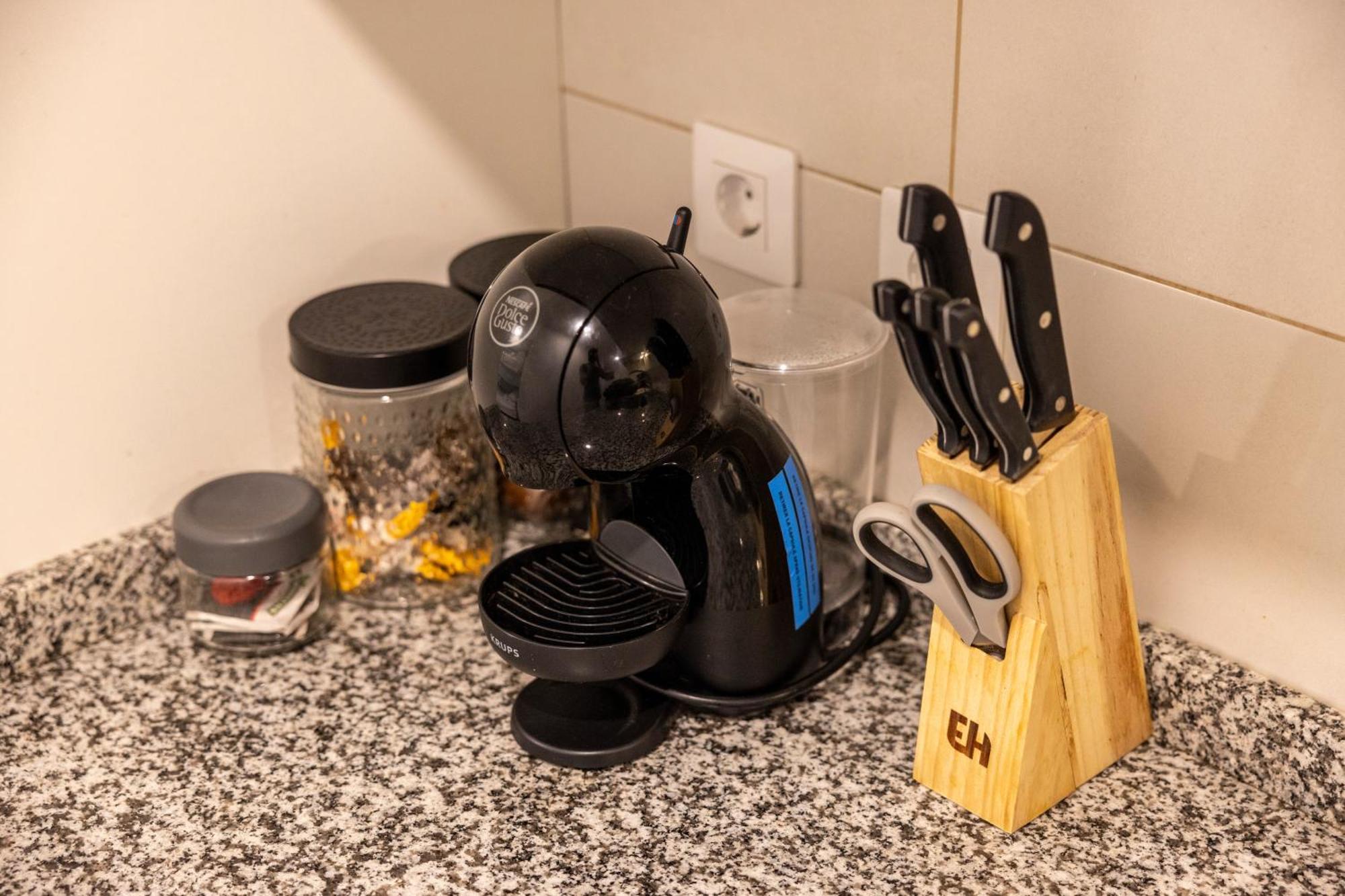 Estudio Para Grupos Pequenos En El Pas De La Casa - Centrico Buitenkant foto